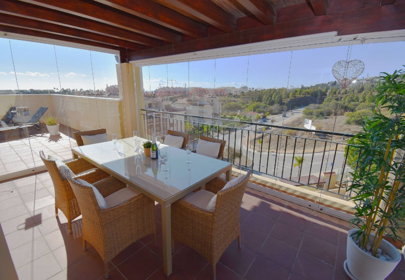 Apartamento en Mijas Costa - Atico con vistas preciosas del Mediterranean!