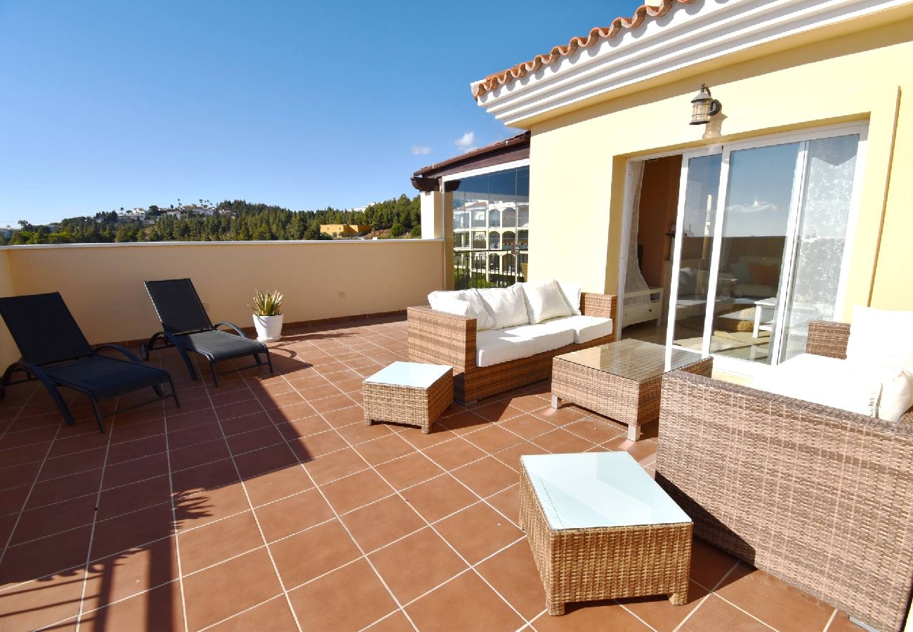 Apartamento en Mijas Costa - Atico con vistas preciosas del Mediterranean!