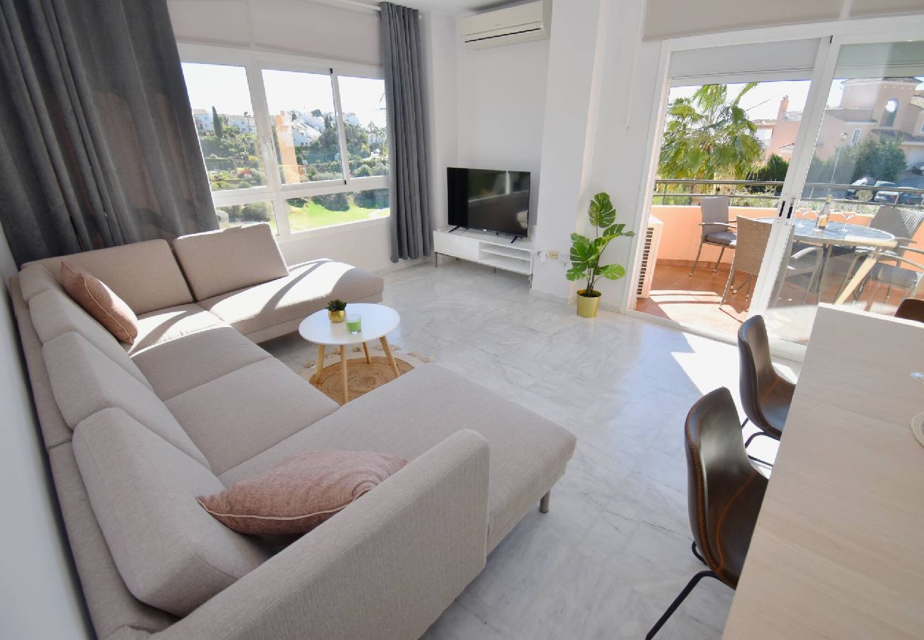 Apartamento en Mijas Costa - Atico con dos plantas y vistas primera linea del Golf