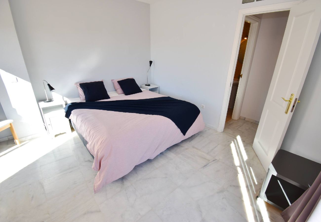 Apartamento en Mijas Costa - Atico con dos plantas y vistas primera linea del Golf