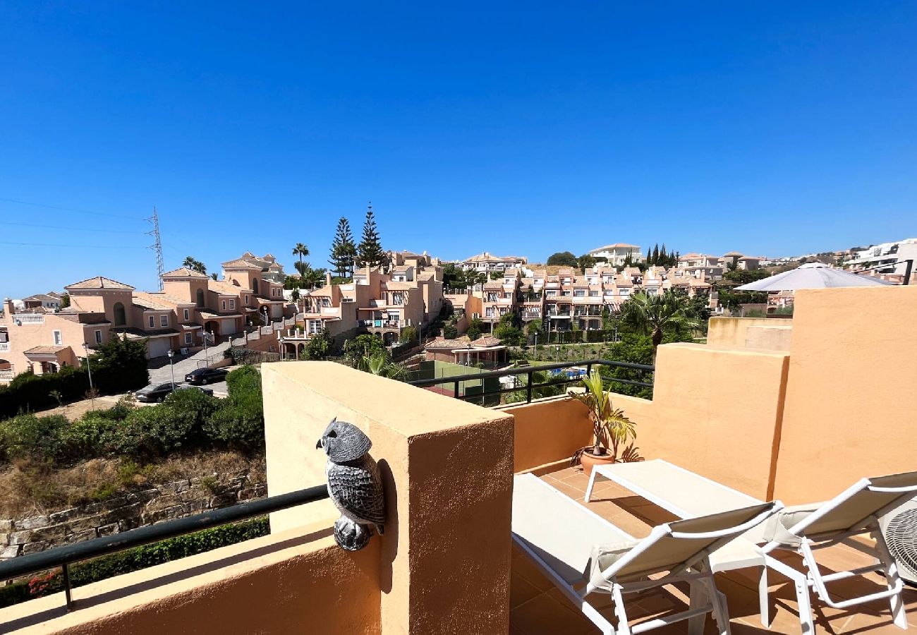 Apartamento en Mijas Costa - Atico con dos plantas y vistas primera linea del Golf