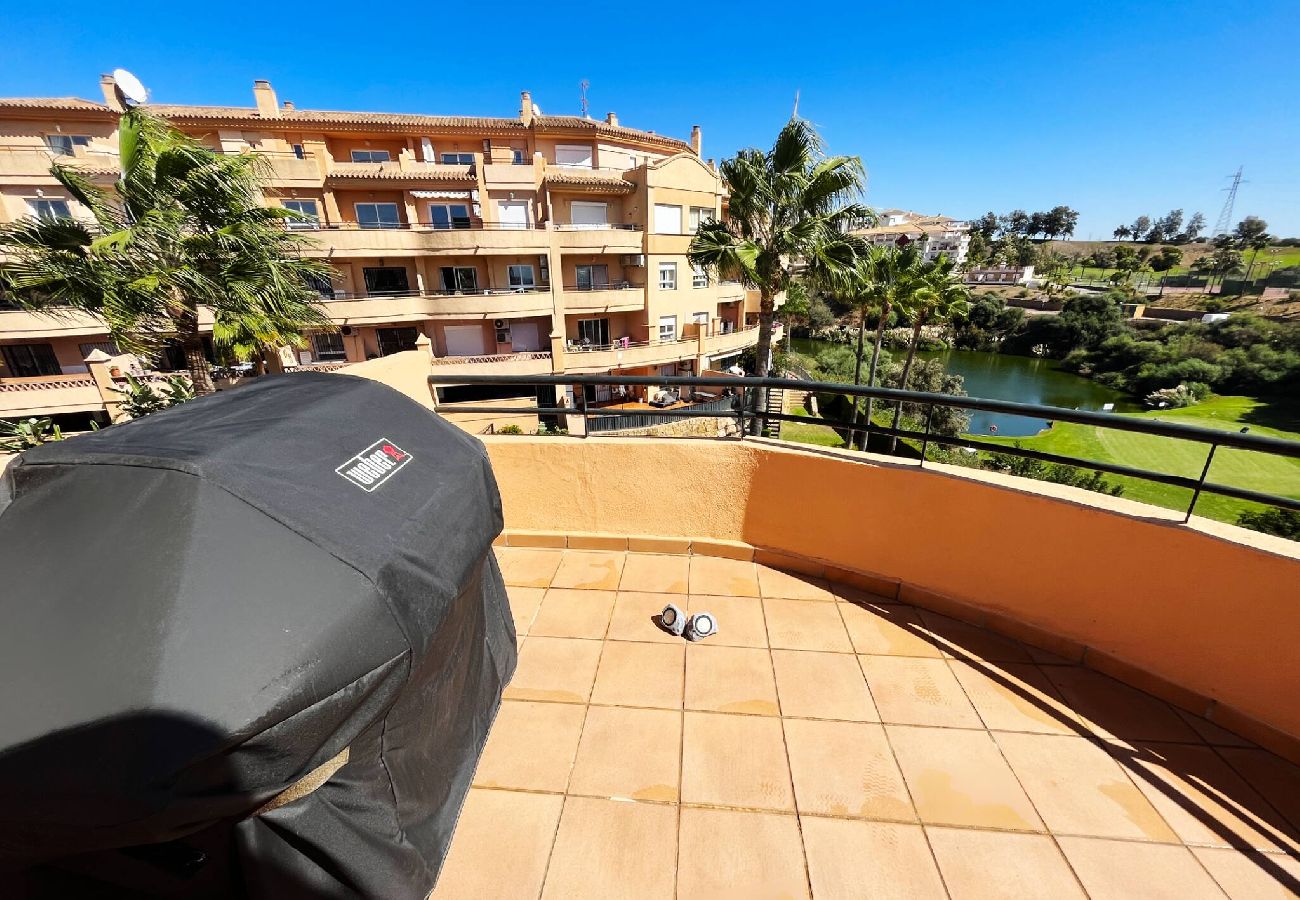 Apartamento en Mijas Costa - Atico con dos plantas y vistas primera linea del Golf