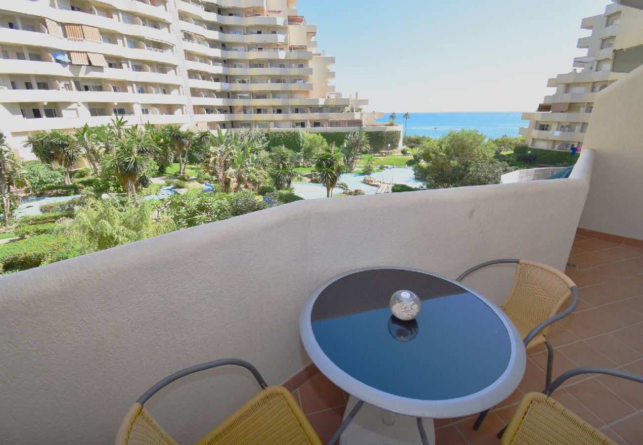 Apartamento en Benalmádena - Piso moderno en Benal Beach con vistas del mar