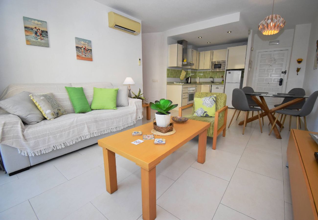 Apartamento en Benalmádena - Piso moderno en Benal Beach con vistas del mar