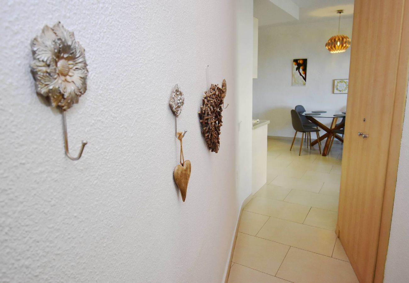 Apartamento en Benalmádena - Piso moderno en Benal Beach con vistas del mar