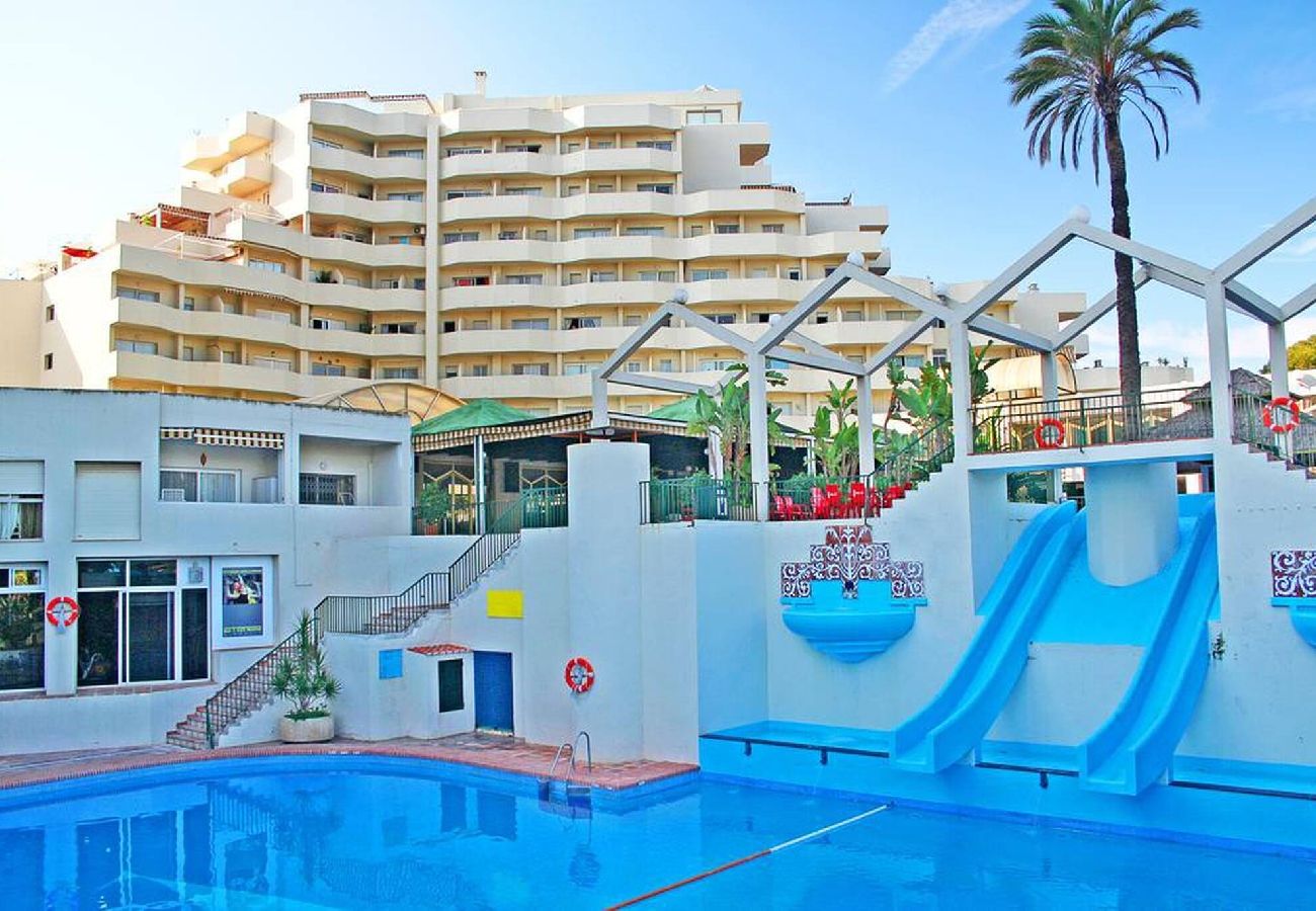 Apartamento en Benalmádena - Piso moderno en Benal Beach con vistas del mar