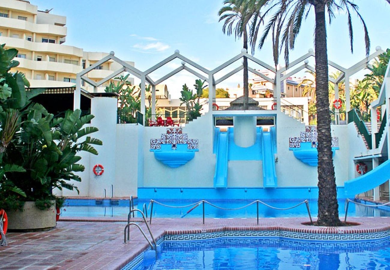 Apartamento en Benalmádena - Piso moderno en Benal Beach con vistas del mar