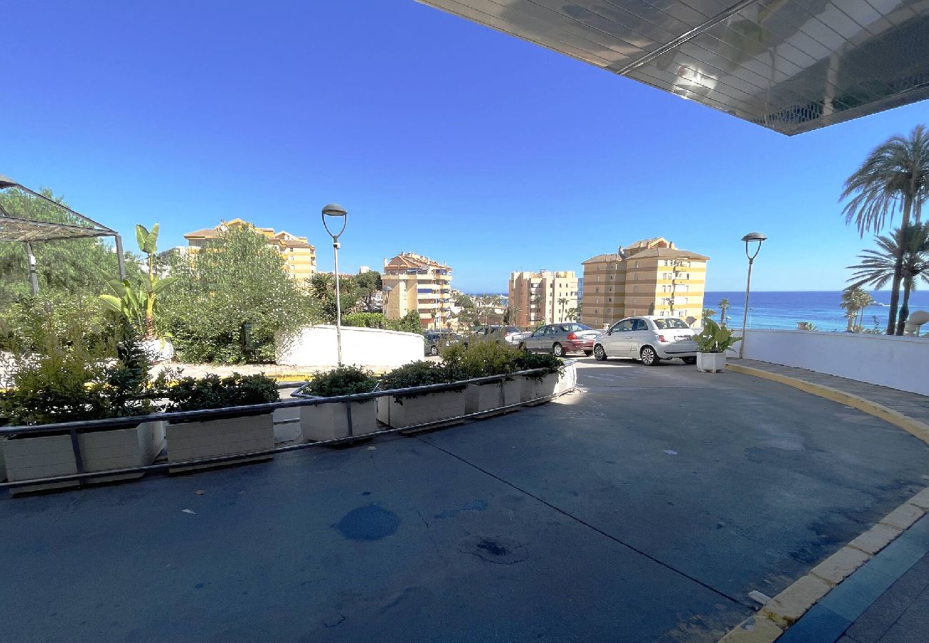 Apartamento en Benalmádena - Piso moderno en Benal Beach con vistas del mar