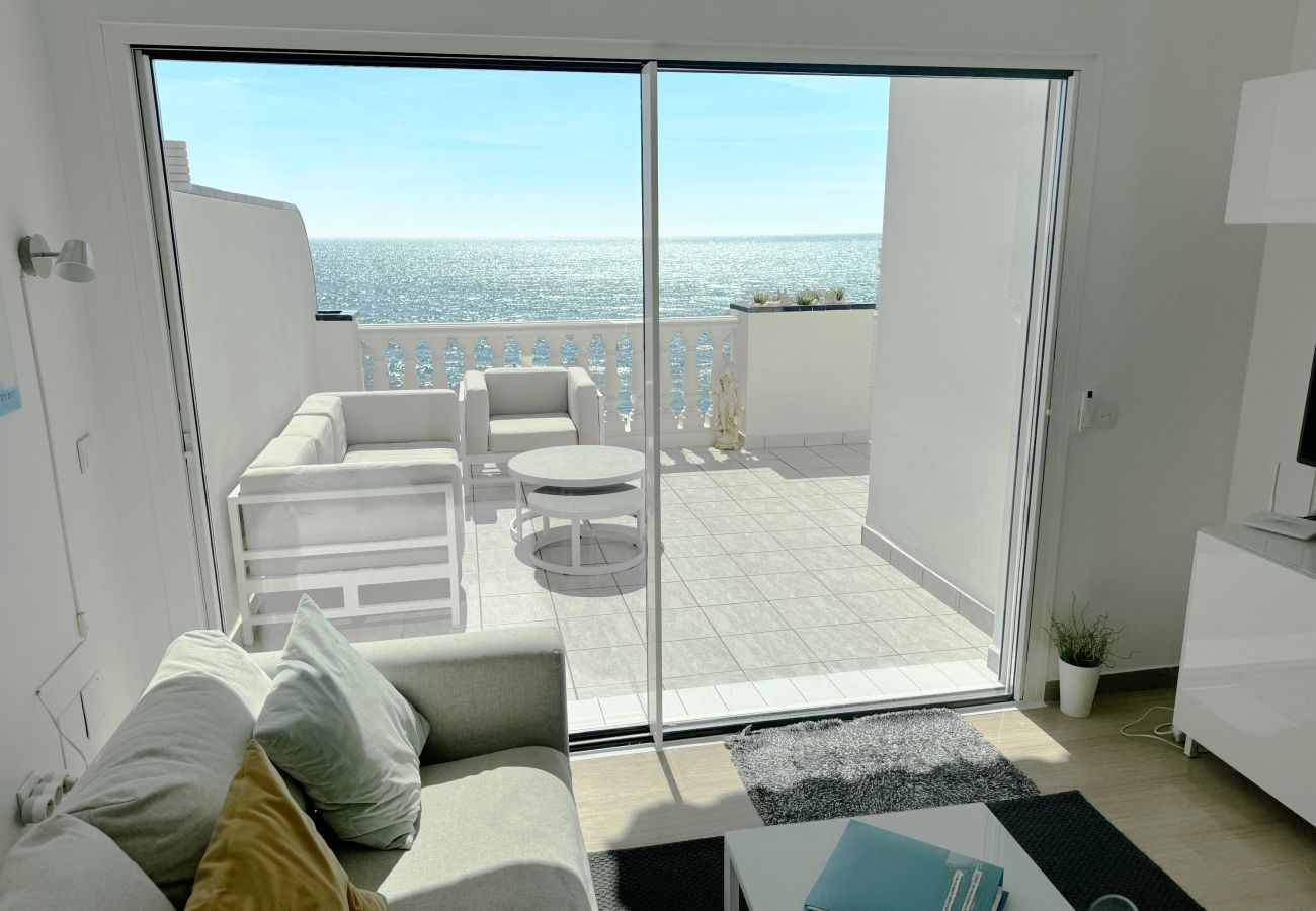 Apartamento en Mijas Costa - Primera linea a la playa y Mediterraneo