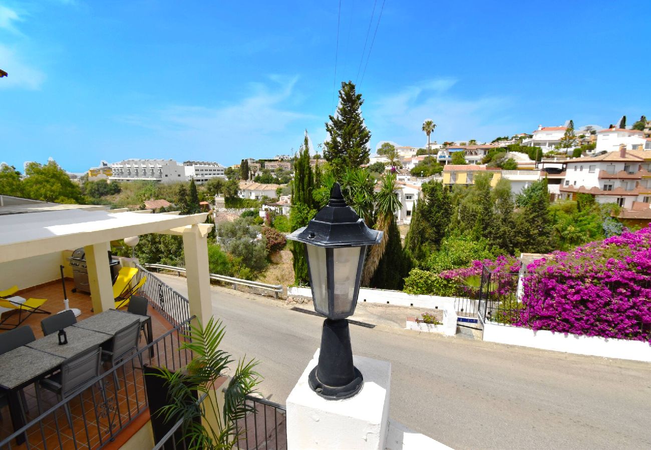 Casa adosada en Fuengirola - Casa de 3 dormitorios con jacuzzi cerca de todo!