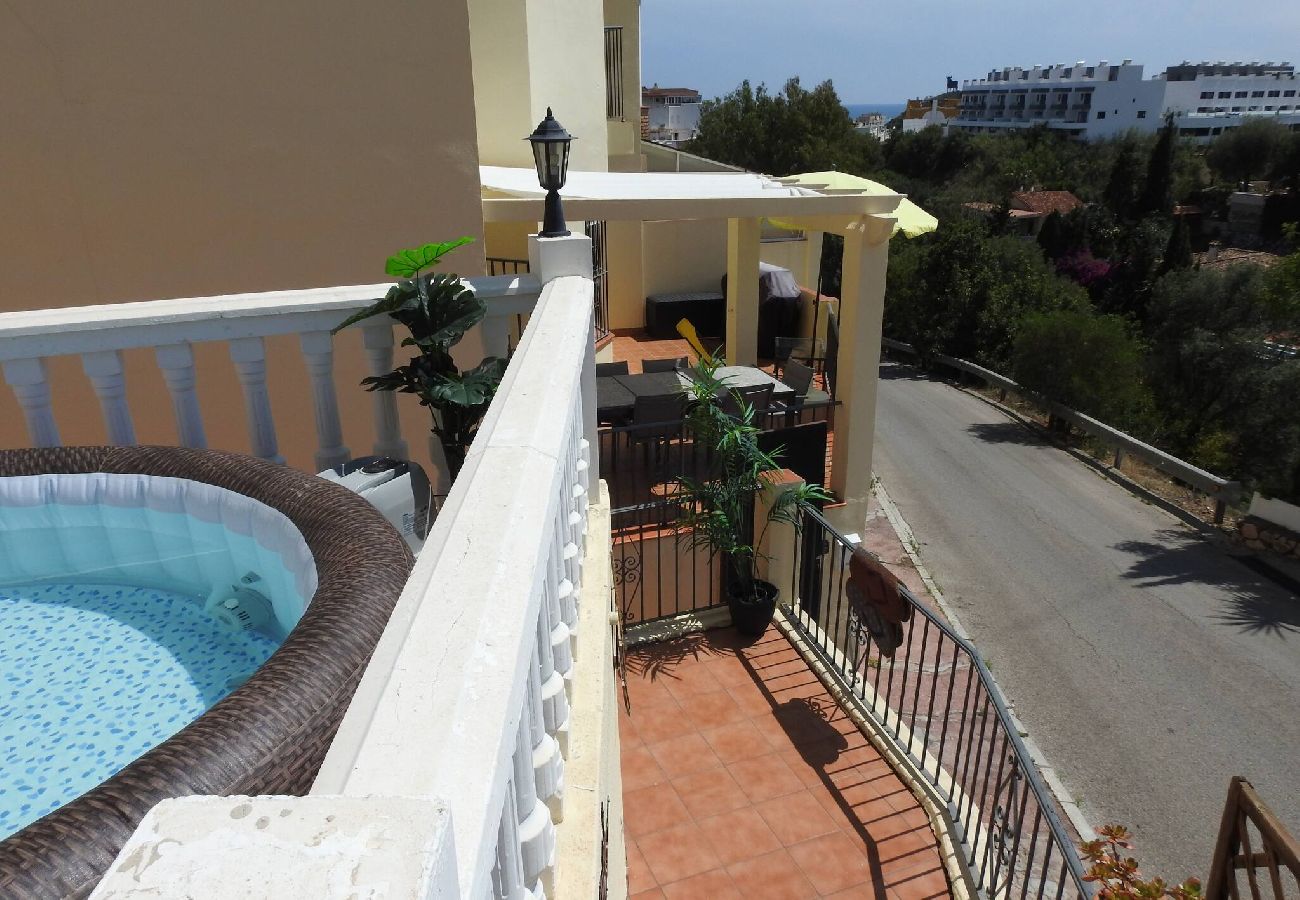 Casa adosada en Fuengirola - Casa de 3 dormitorios con jacuzzi cerca de todo!