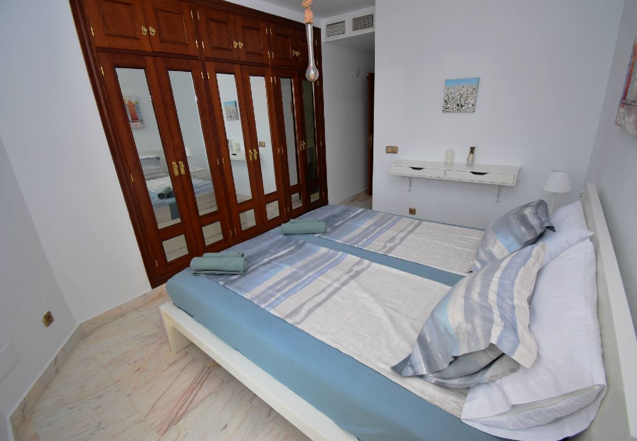 Casa adosada en Fuengirola - Casa de 3 dormitorios con jacuzzi cerca de todo!