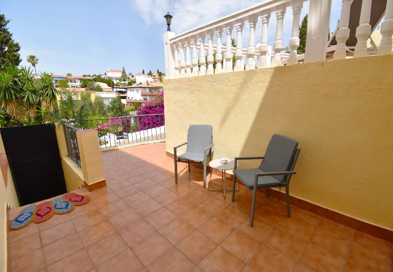 Casa adosada en Fuengirola - Casa de 3 dormitorios con jacuzzi cerca de todo!