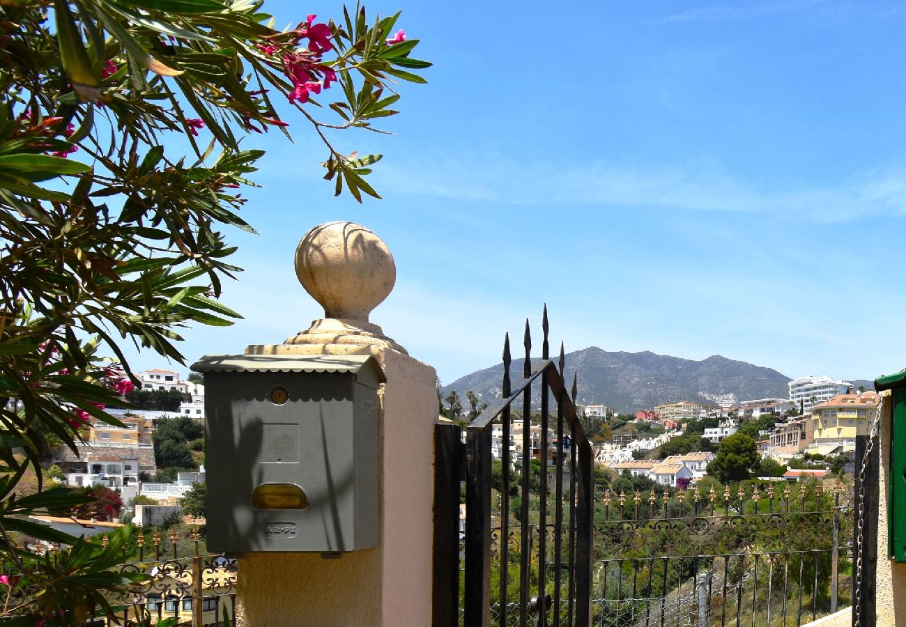 Casa adosada en Fuengirola - Casa de 3 dormitorios con jacuzzi cerca de todo!