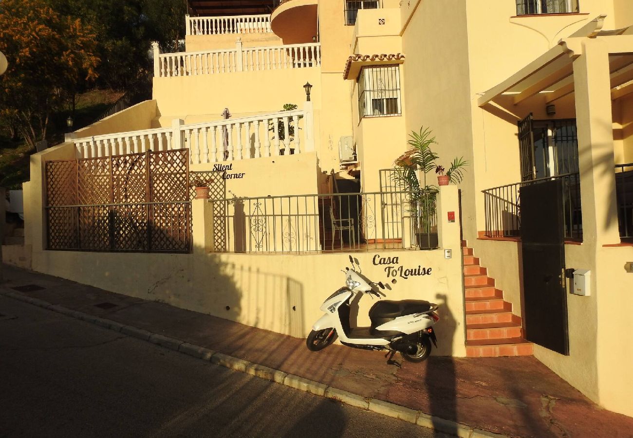 Casa adosada en Fuengirola - Casa de 3 dormitorios con jacuzzi cerca de todo!