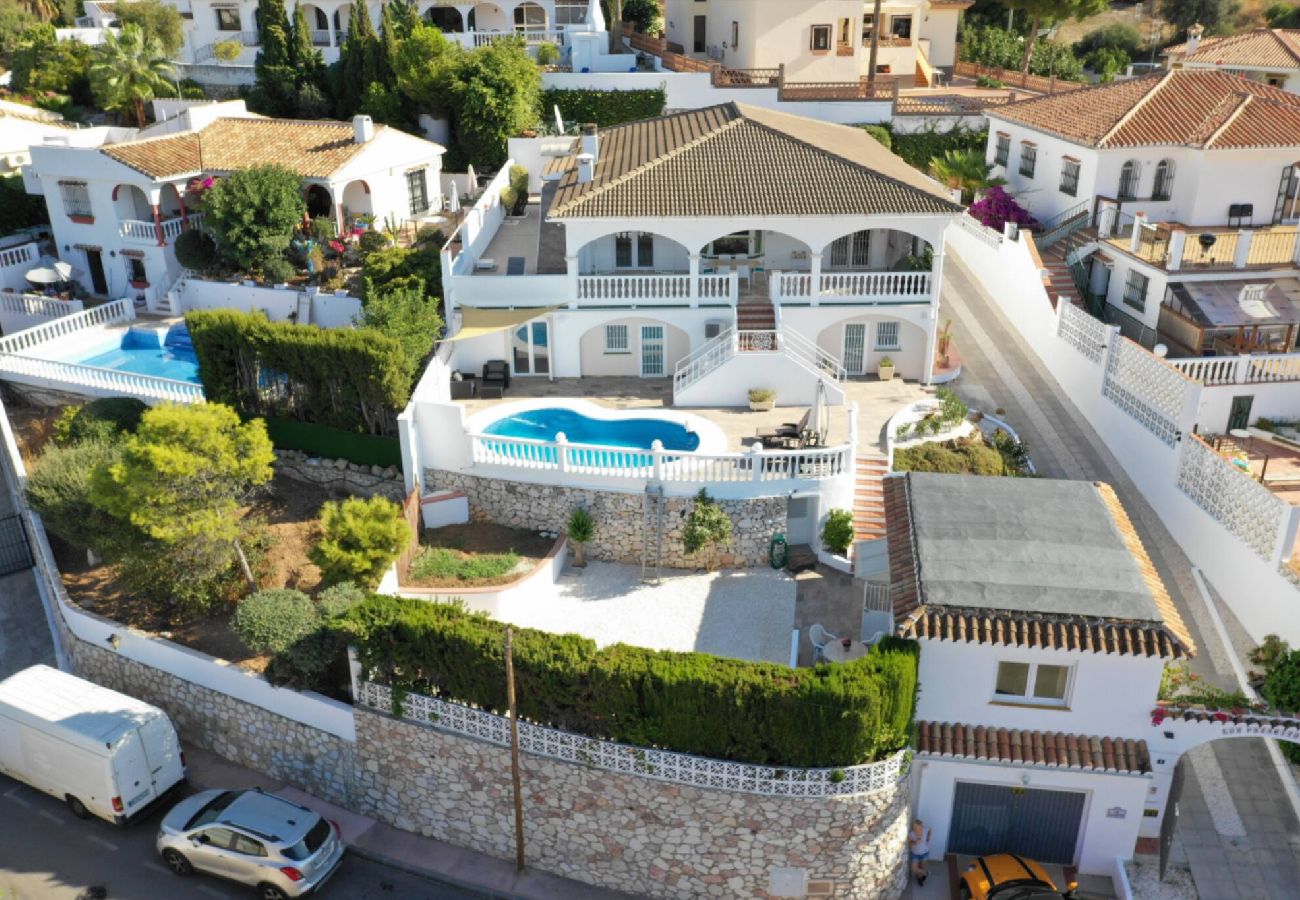 Villa en Mijas Costa - Villa privada con piscina climatizada cerca de Fuengirola