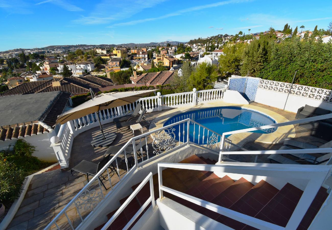 Villa en Mijas Costa - Villa privada con piscina climatizada cerca de Fuengirola