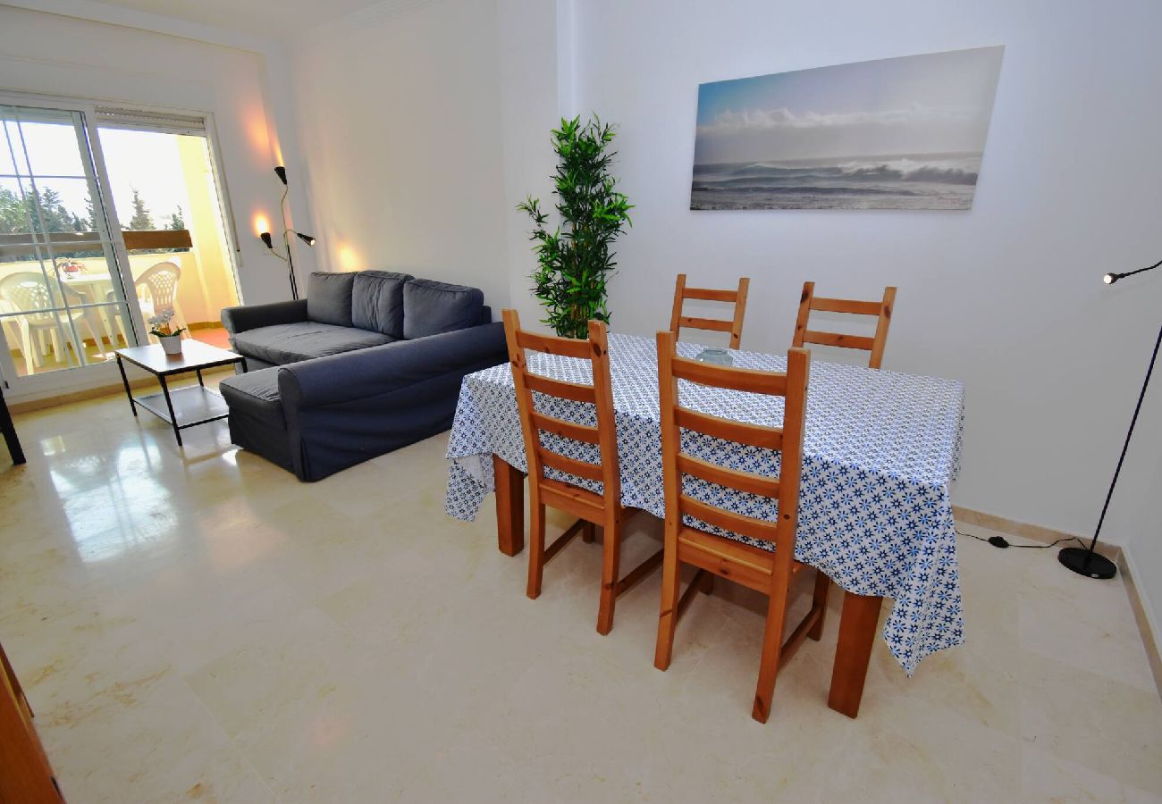 Apartamento en Benalmádena - Piso tranquilo con piscina y parking privado