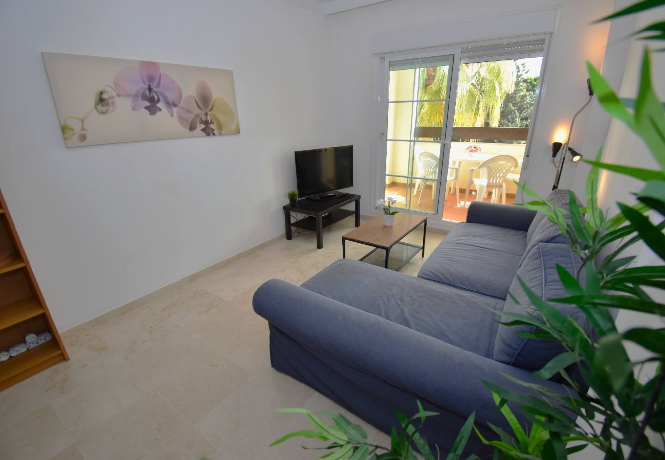 Apartamento en Benalmádena - Piso tranquilo con piscina y parking privado