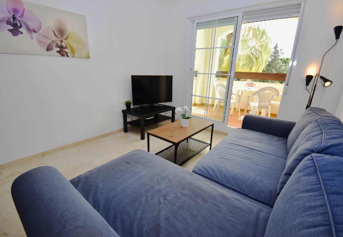 Apartamento en Benalmádena - Piso tranquilo con piscina y parking privado