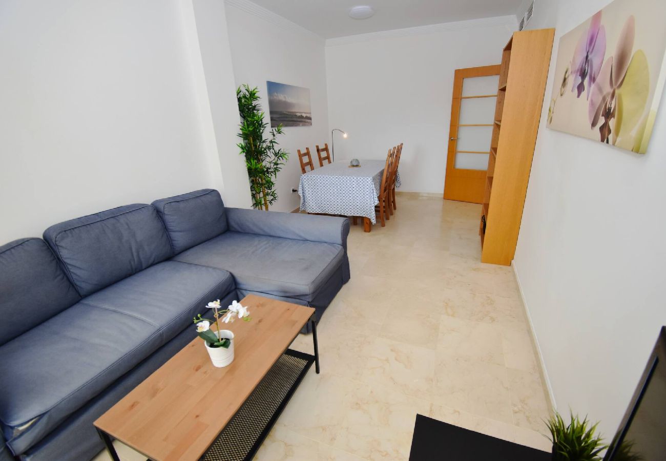 Apartamento en Benalmádena - Piso tranquilo con piscina y parking privado