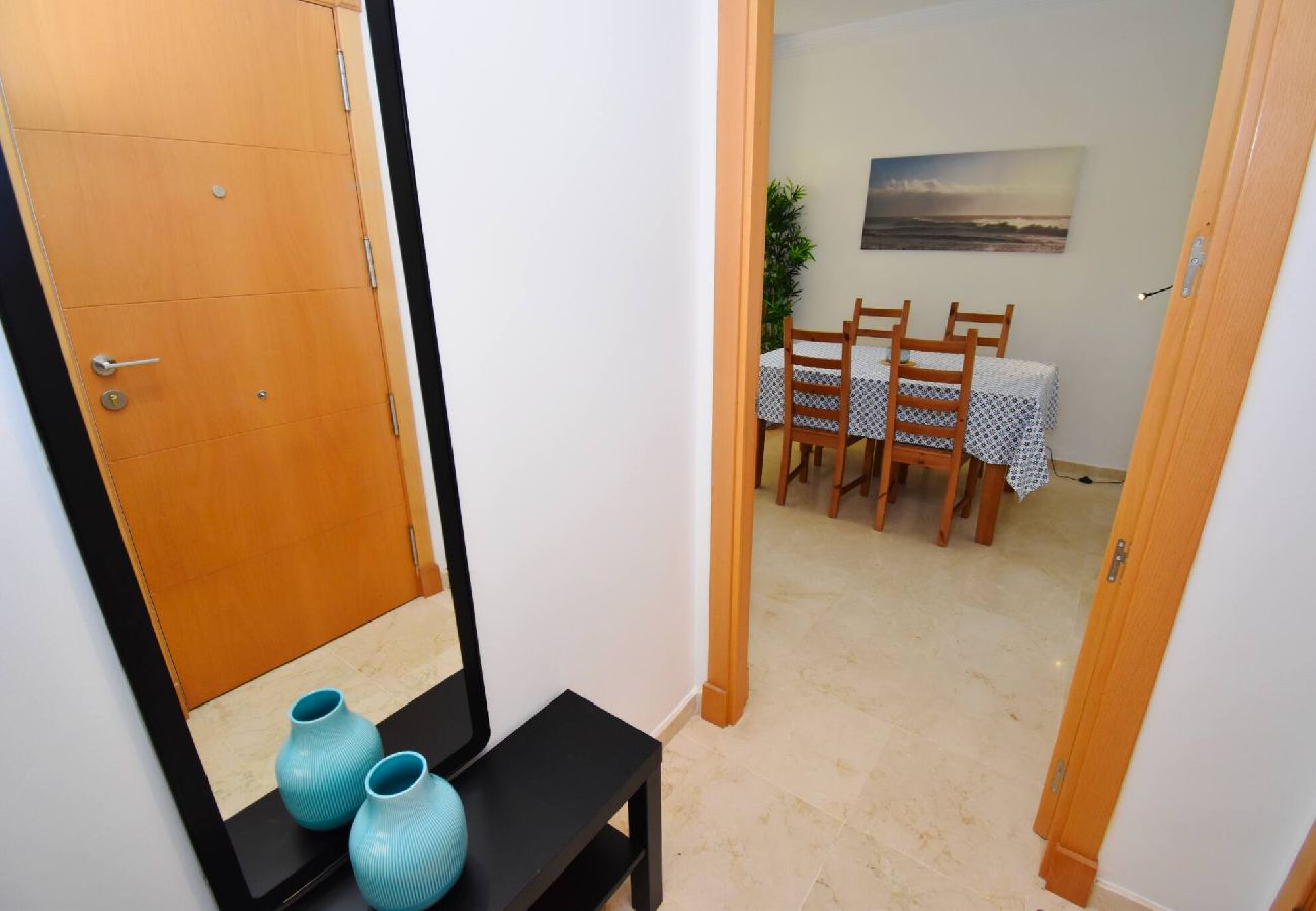 Apartamento en Benalmádena - Piso tranquilo con piscina y parking privado