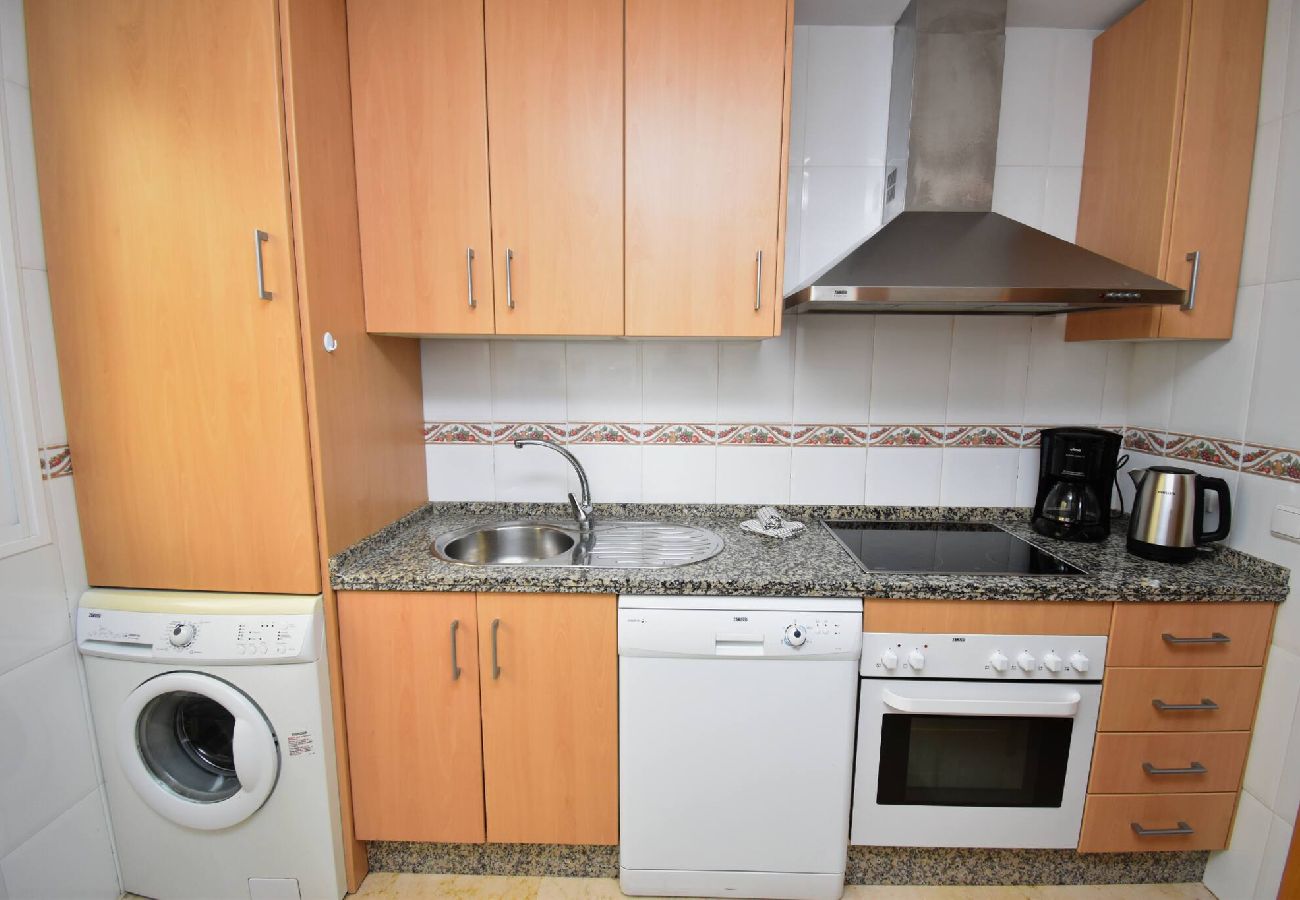 Apartamento en Benalmádena - Piso tranquilo con piscina y parking privado