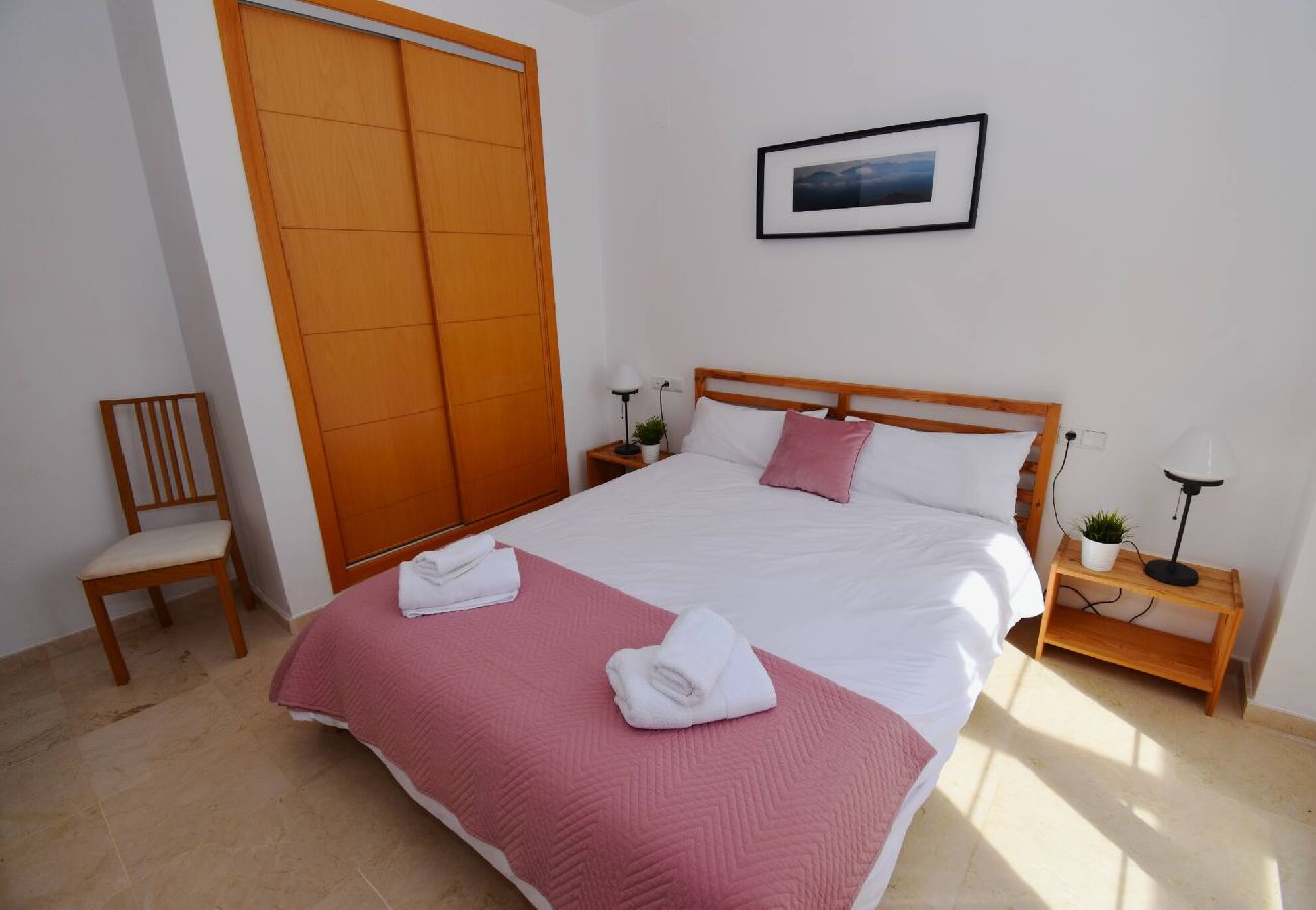 Apartamento en Benalmádena - Piso tranquilo con piscina y parking privado