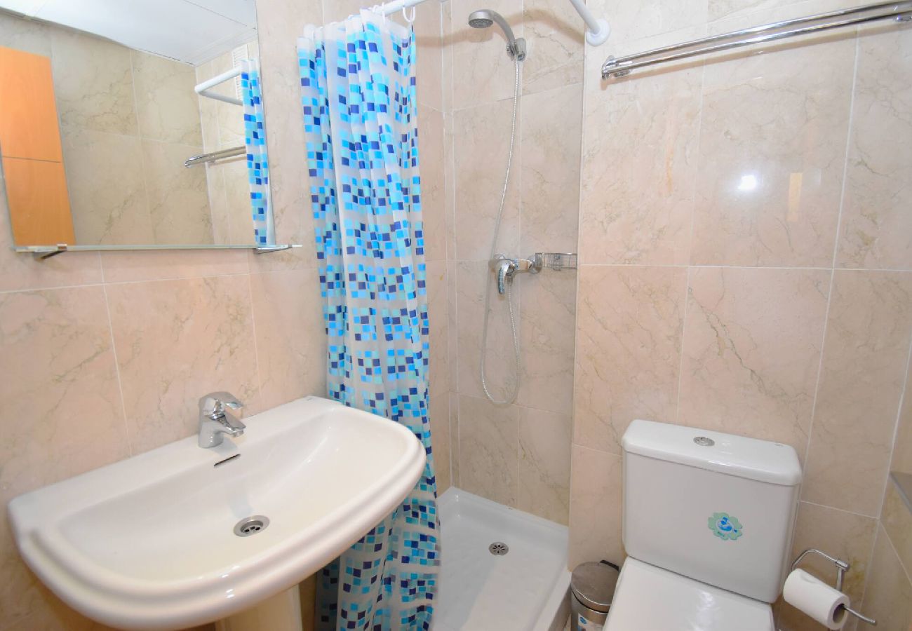 Apartamento en Benalmádena - Piso tranquilo con piscina y parking privado