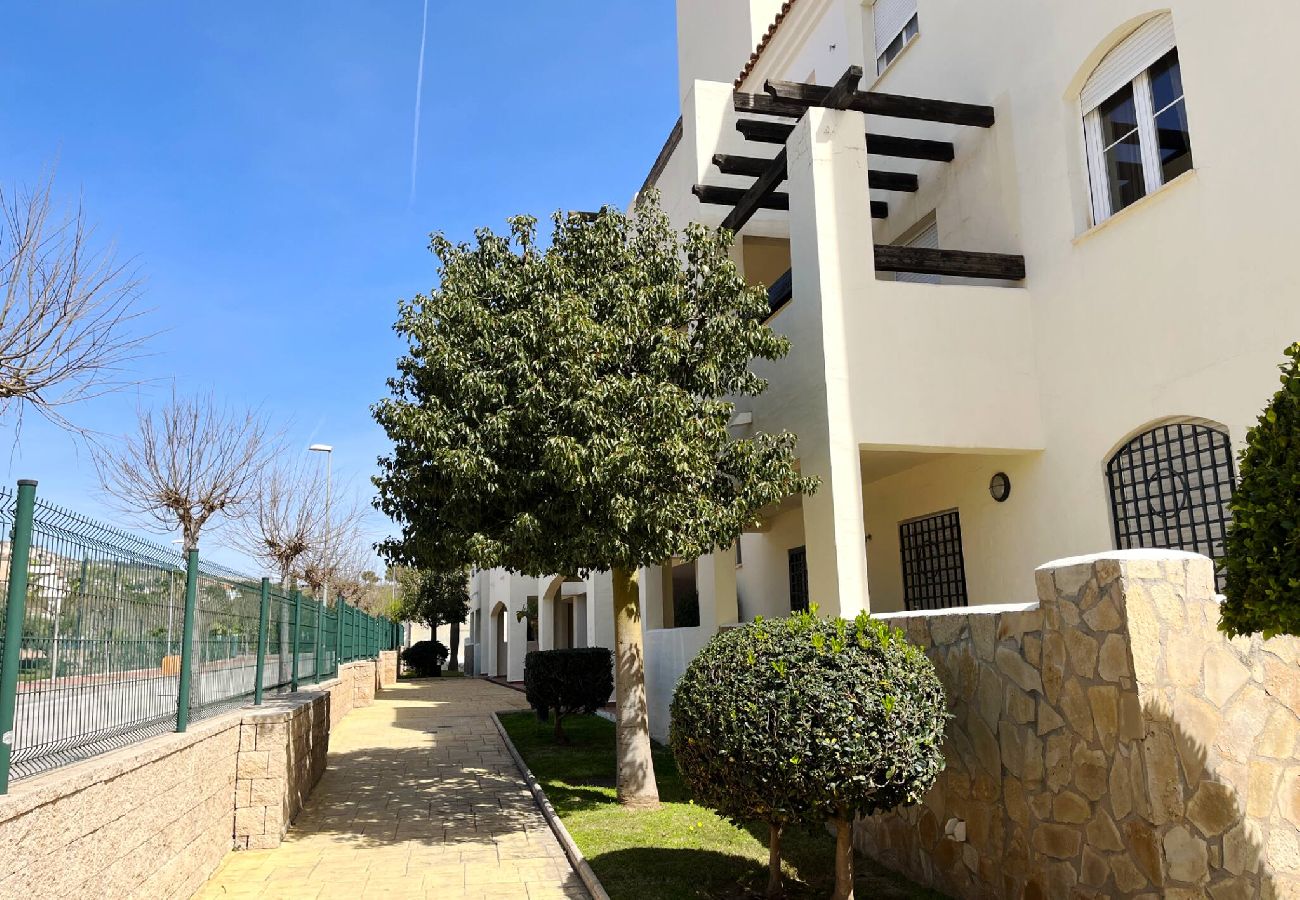 Apartamento en Benalmádena - Piso tranquilo con piscina y parking privado