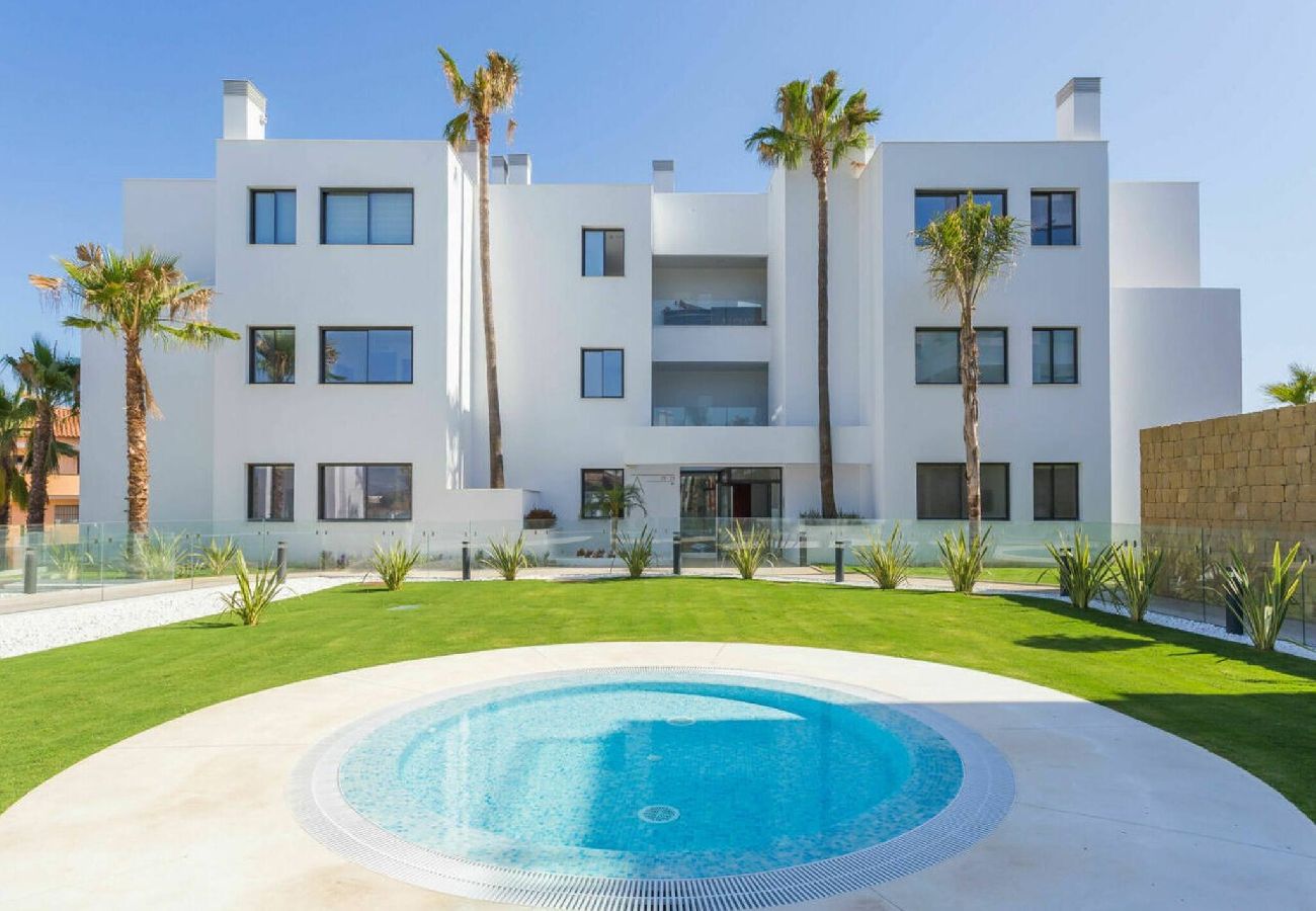 Apartamento en Mijas Costa - Piso moderno con piscina privada de inmersion en la terraza!