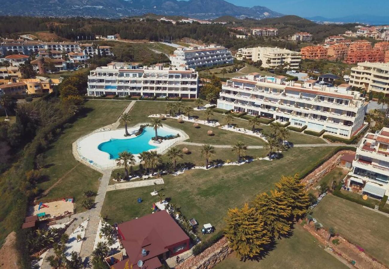 Apartamento en Mijas Costa - Apartamento precioso con vistas del mar y piscinas fantasticas!