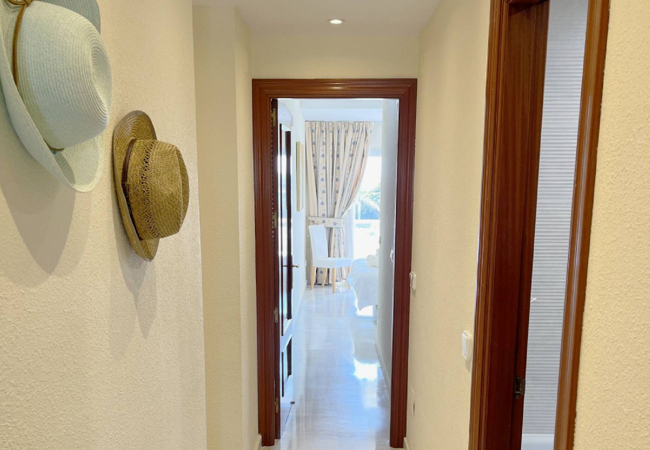 Apartamento en Mijas Costa - Apartamento precioso con vistas del mar y piscinas fantasticas!