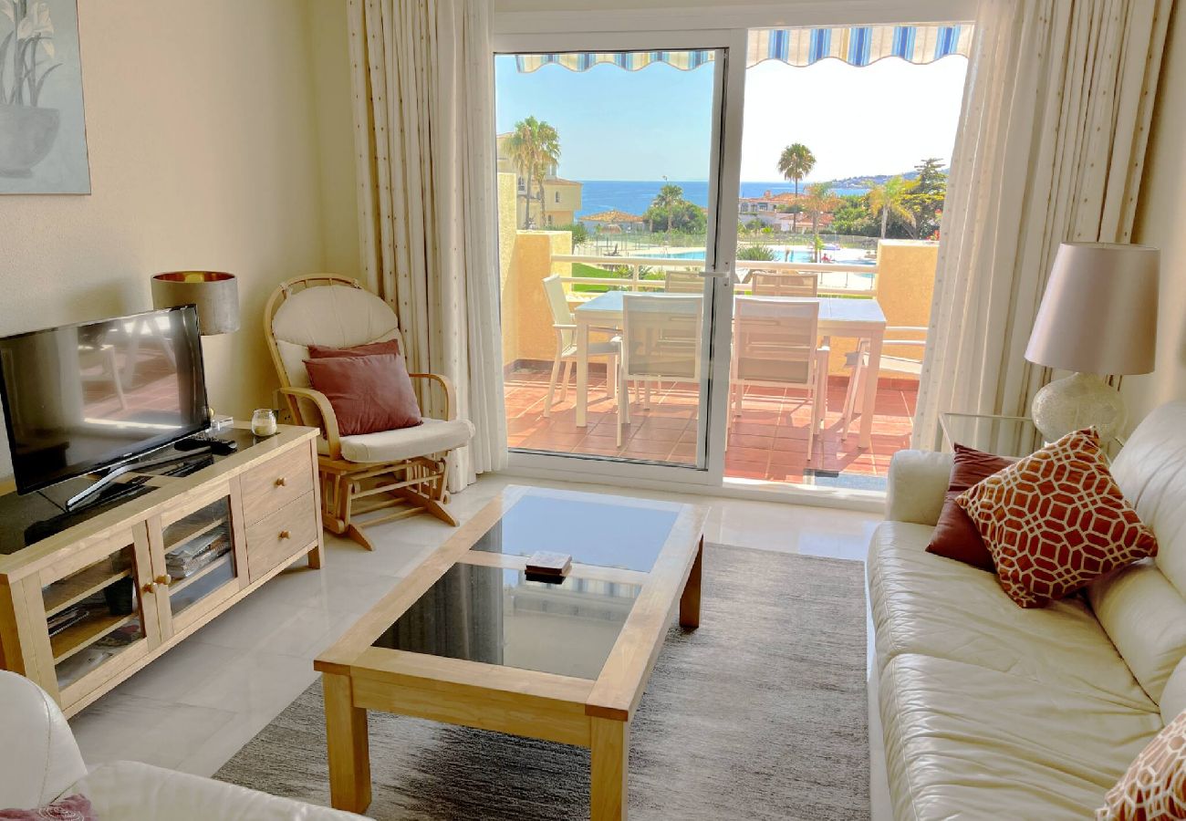 Apartamento en Mijas Costa - Apartamento precioso con vistas del mar y piscinas fantasticas!