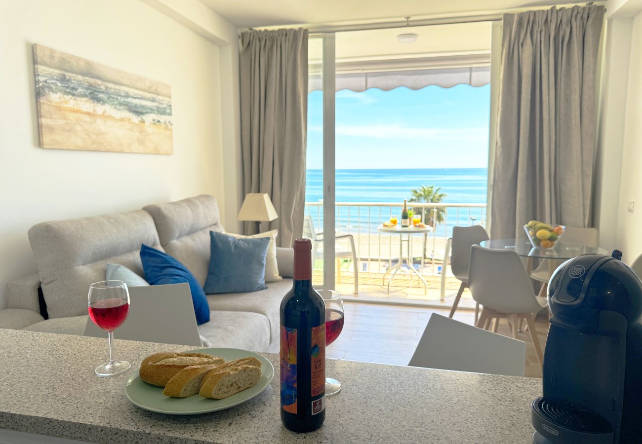 Apartamento en Fuengirola - Edificio Opera primera linea de la playa de Carvajal