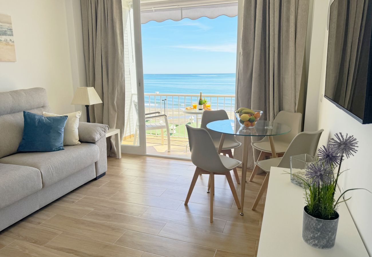 Apartamento en Fuengirola - Edificio Opera primera linea de la playa de Carvajal