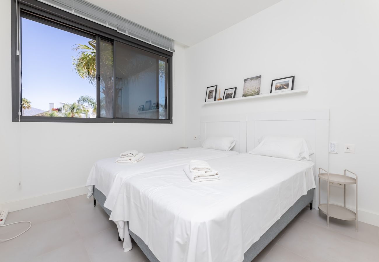 Apartamento en Mijas Costa - Lujo 2D,  Santa Barbara Heights – Piscina Climatizada