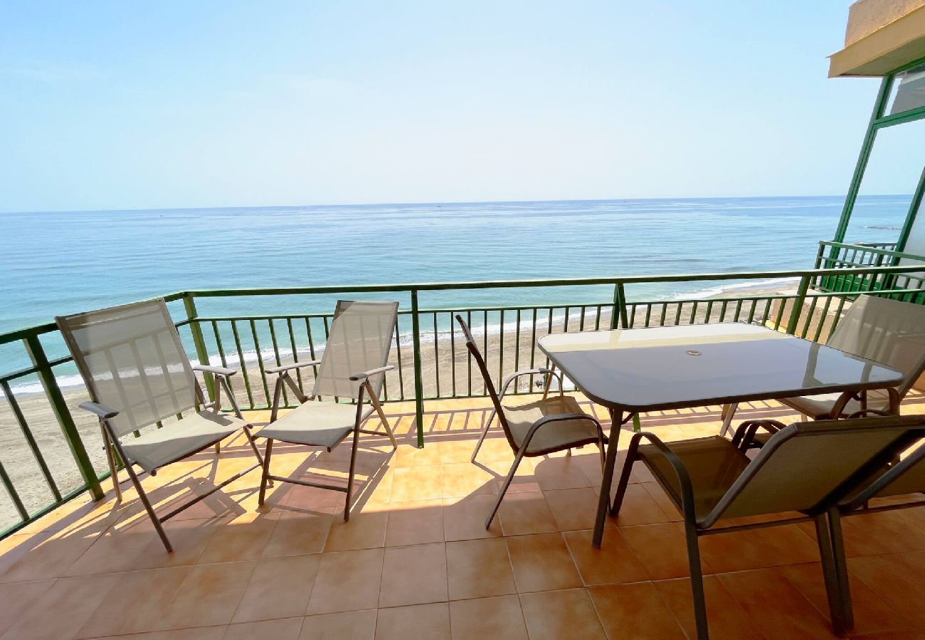 Apartment in Fuengirola - Fuengirola Beachfront 2 bedroom apartment Olimpo 3 