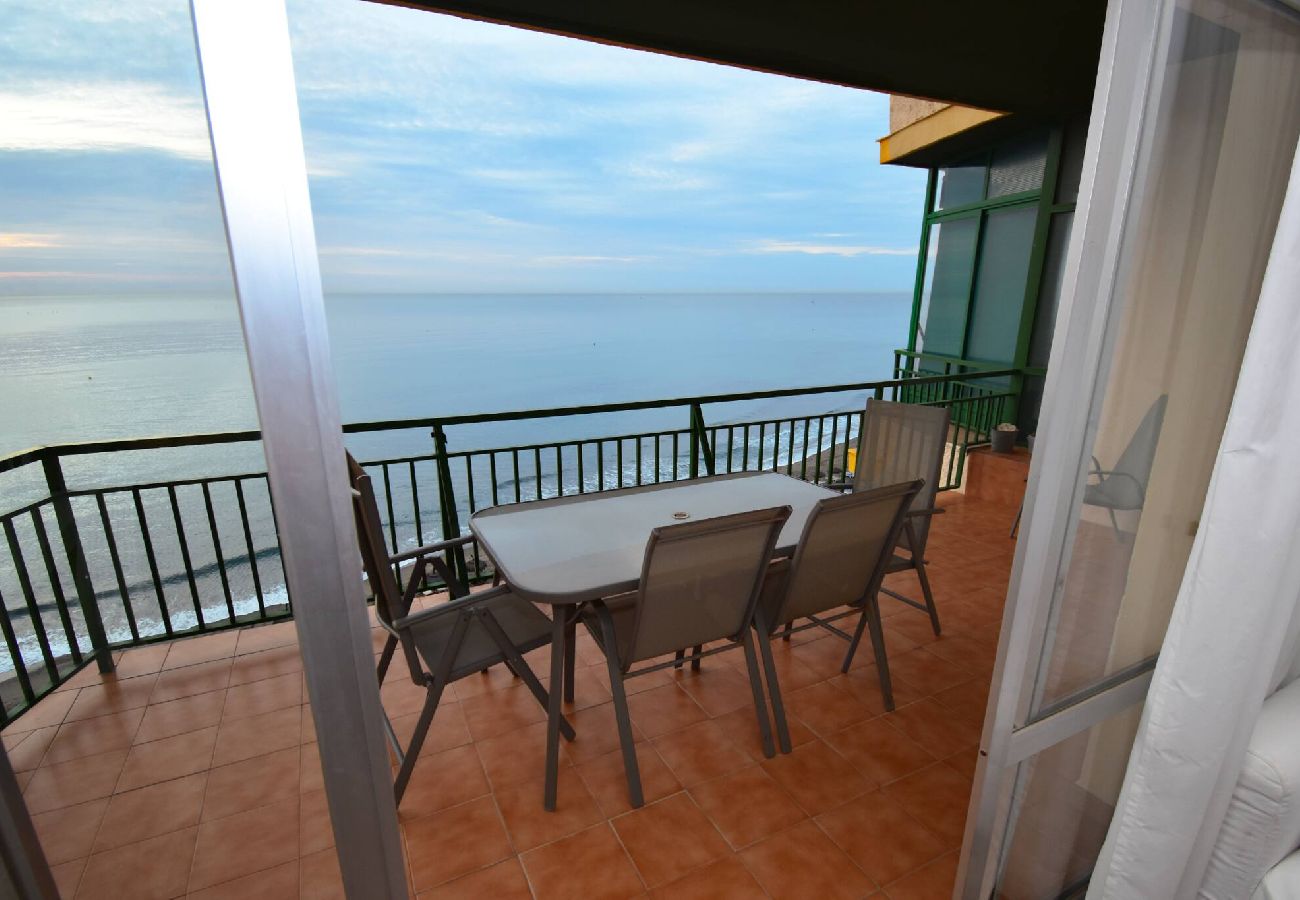 Apartment in Fuengirola - Fuengirola Beachfront 2 bedroom apartment Olimpo 3 