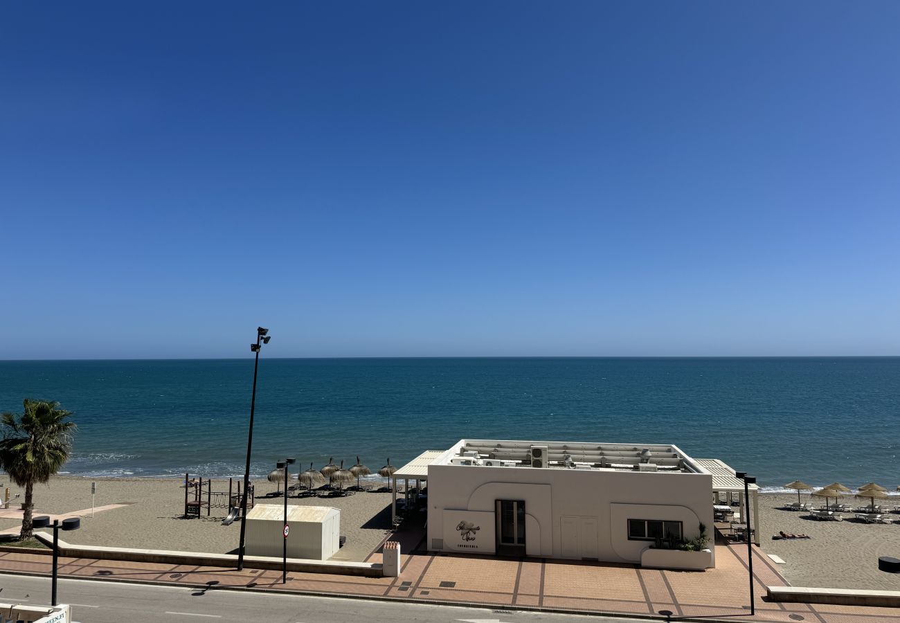 Apartment in Fuengirola - Fuengirola Beachfront 2 bedroom apartment Olimpo 3 