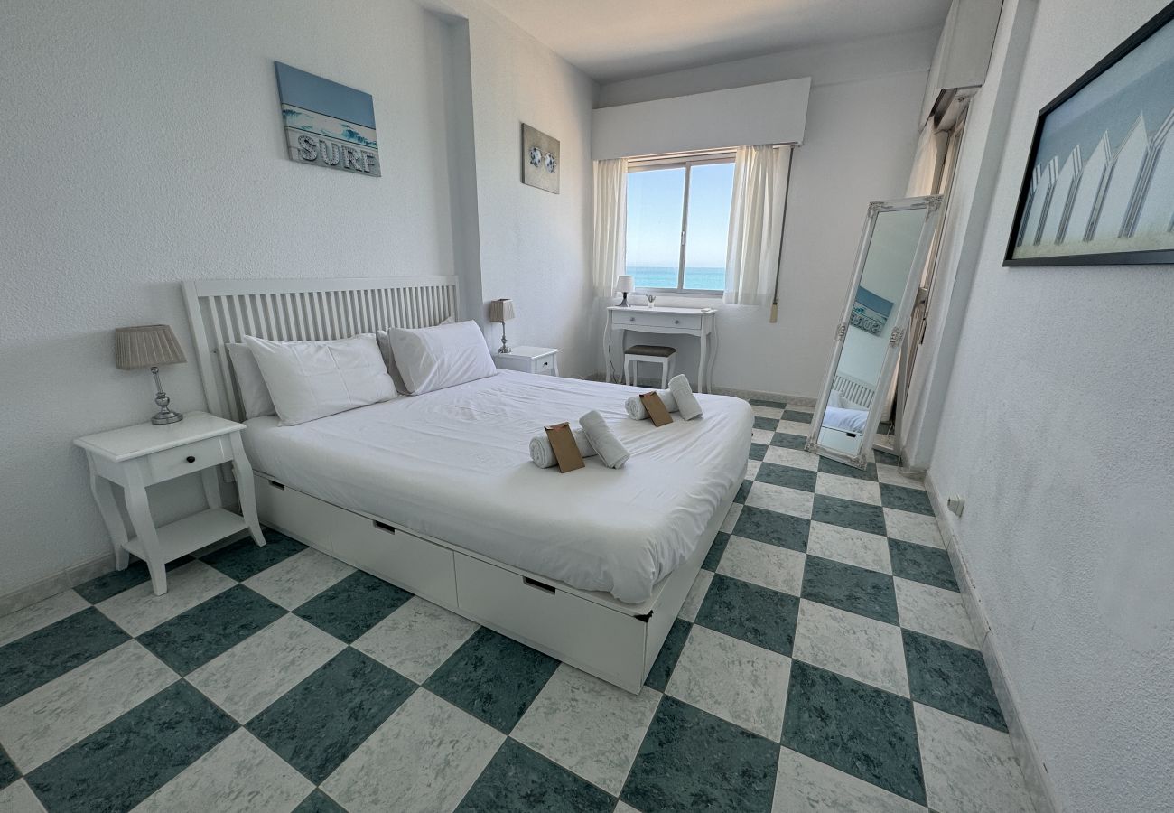 Apartment in Fuengirola - Fuengirola Beachfront 2 bedroom apartment Olimpo 3 