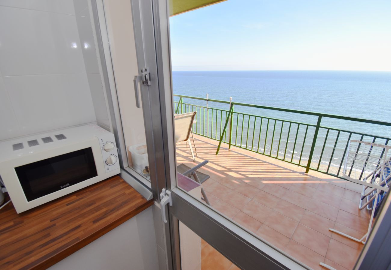 Apartment in Fuengirola - Fuengirola Beachfront 2 bedroom apartment Olimpo 3 