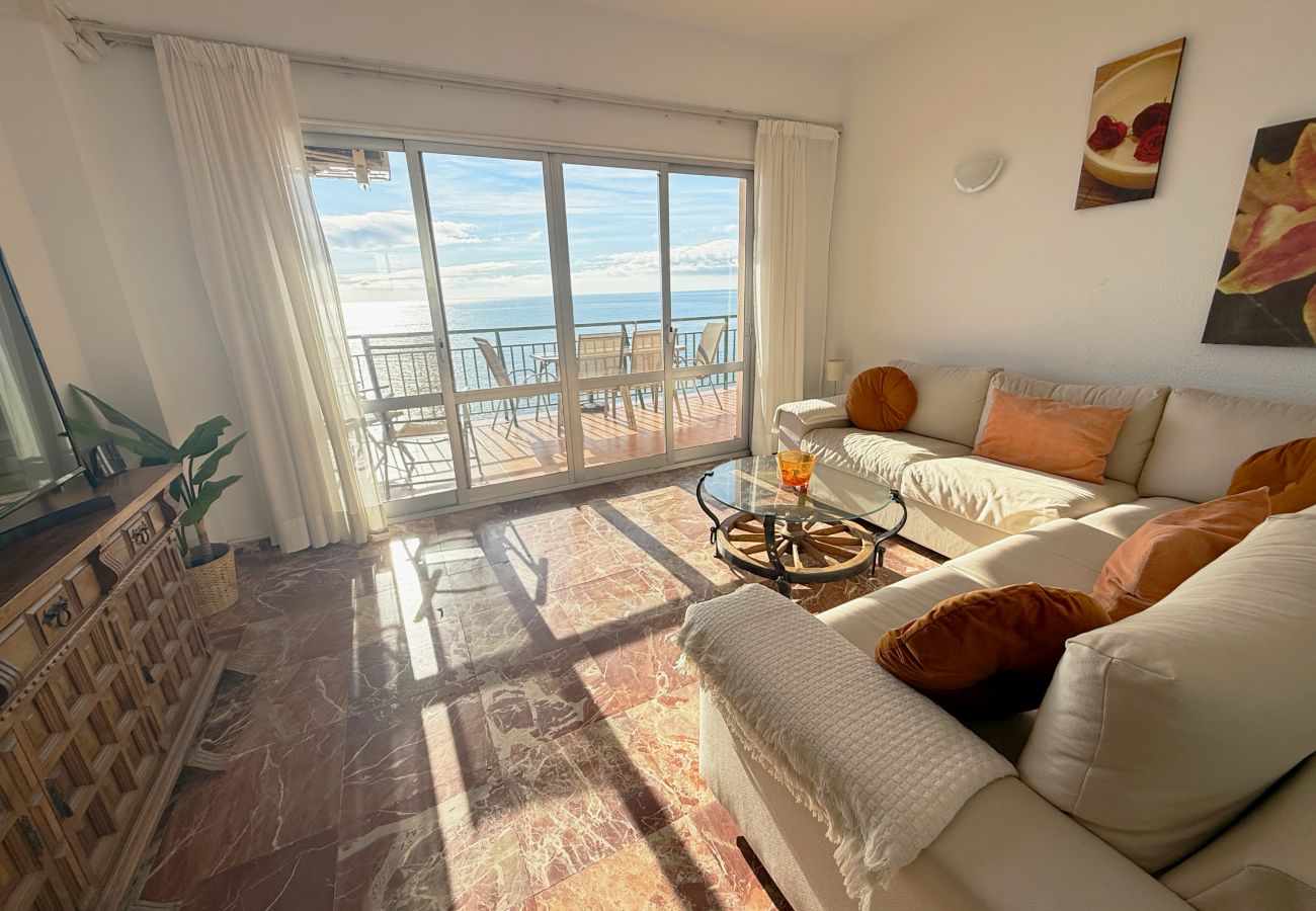 Apartment in Fuengirola - Fuengirola Beachfront 2 bedroom apartment Olimpo 3 