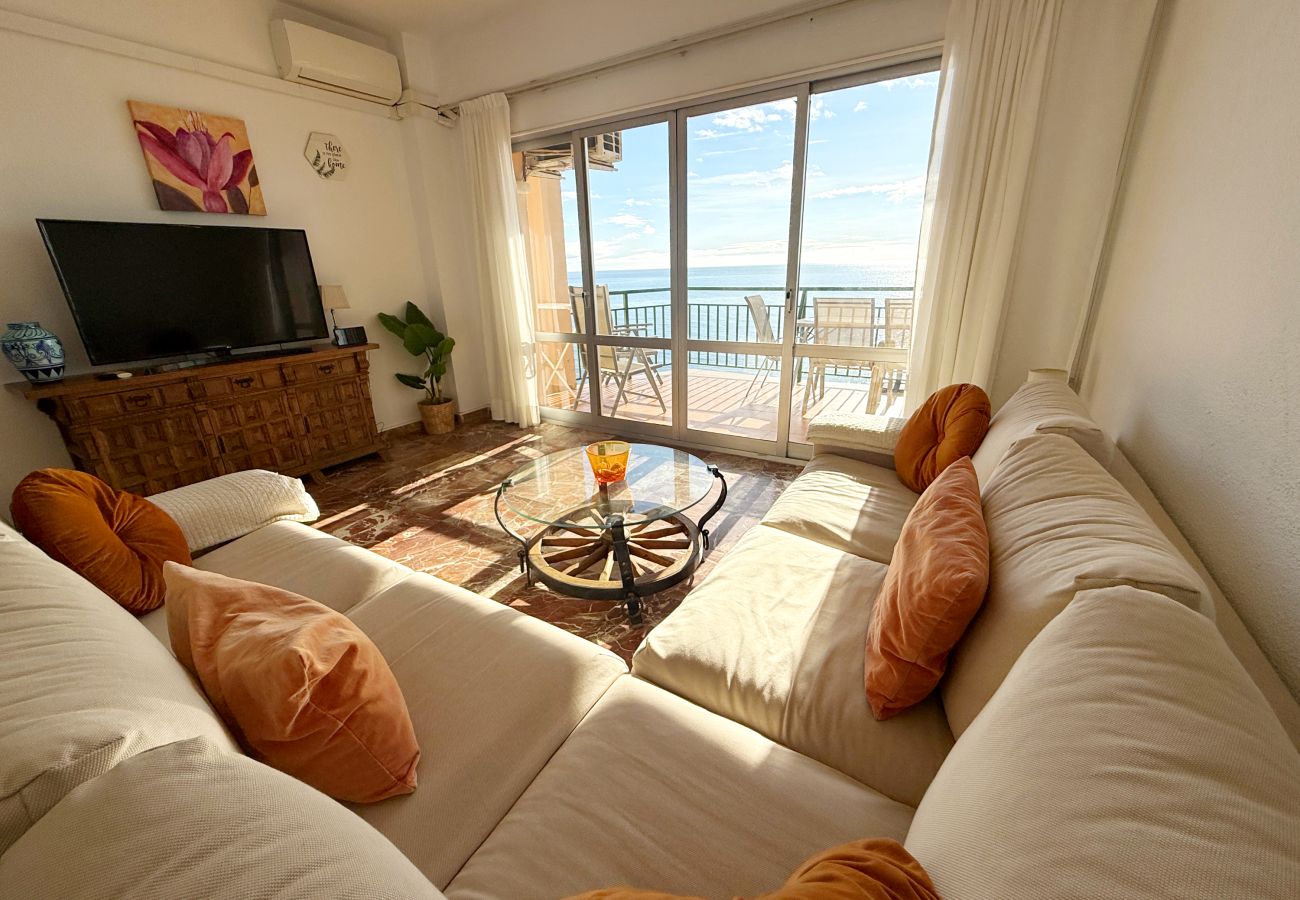 Apartment in Fuengirola - Fuengirola Beachfront 2 bedroom apartment Olimpo 3 