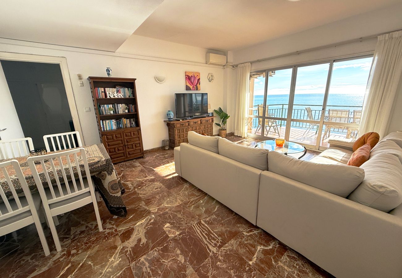 Apartment in Fuengirola - Fuengirola Beachfront 2 bedroom apartment Olimpo 3 