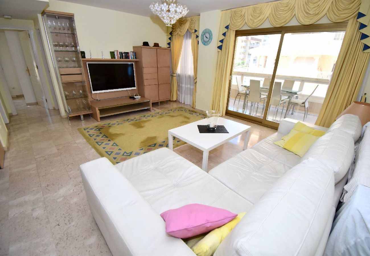 Apartment in Fuengirola - Fuengirola beach, seafront, pool, private parking 