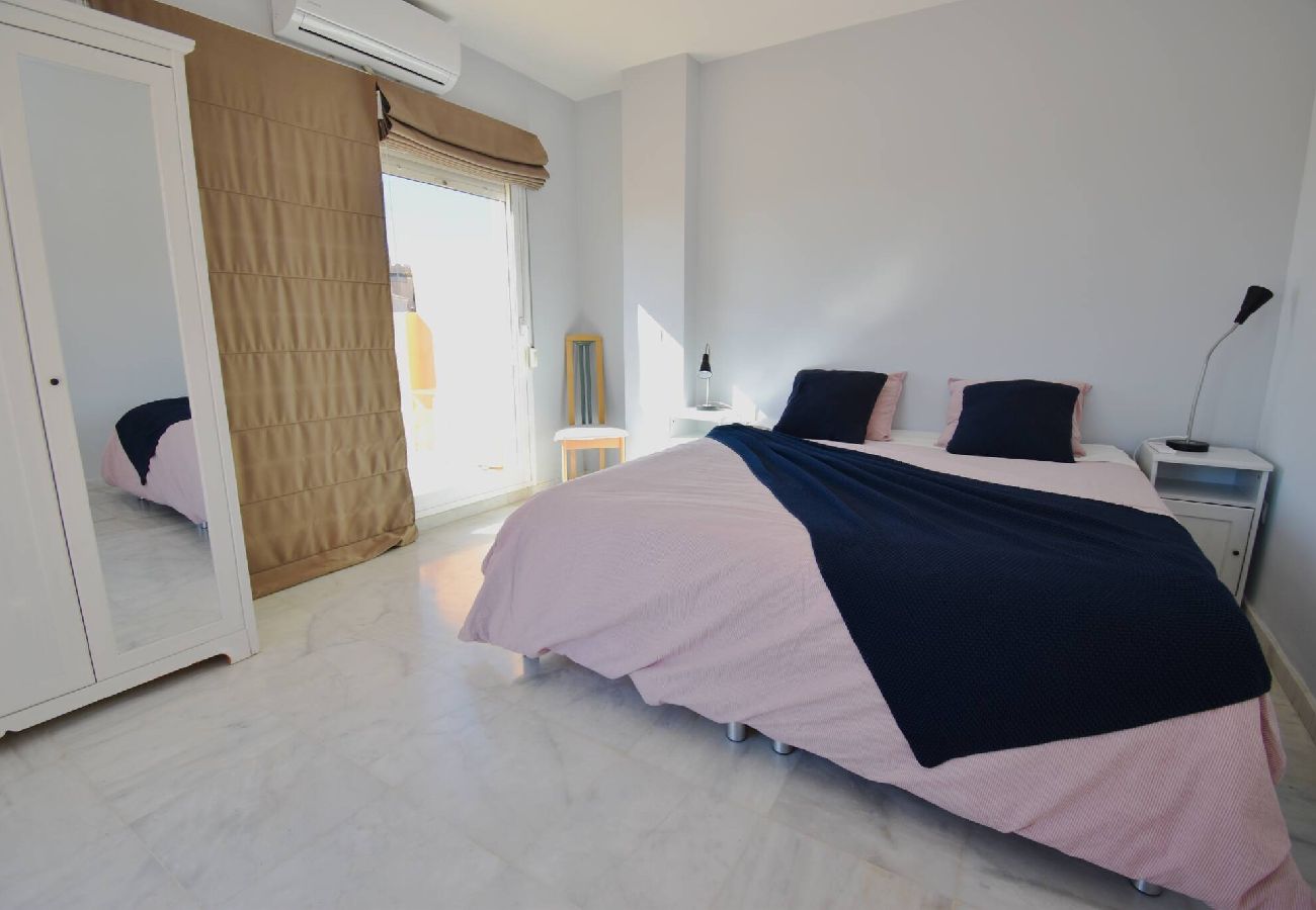 Apartment in Mijas Costa - Penthouse duplex frontline golf with sea views 