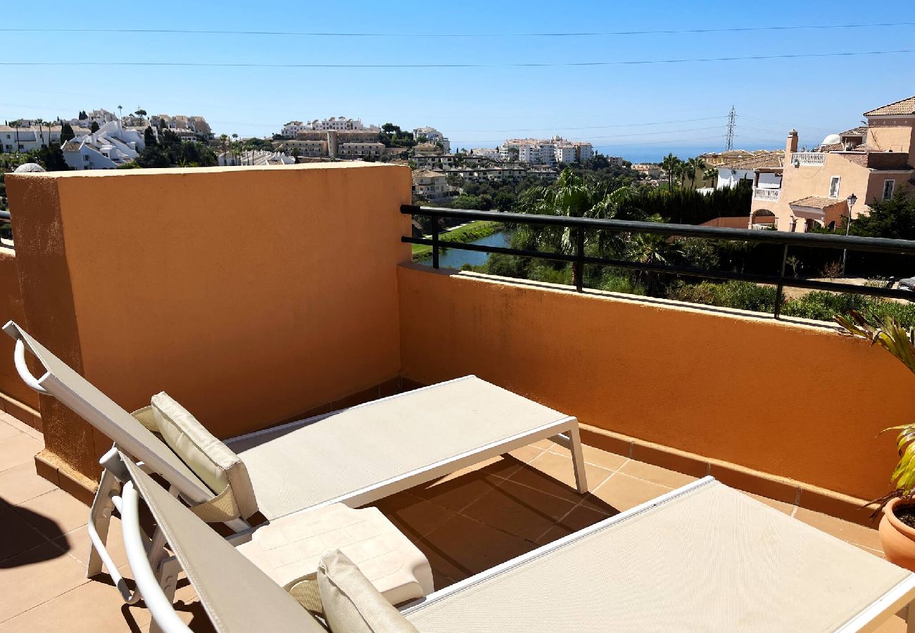 Apartment in Mijas Costa - Penthouse duplex frontline golf with sea views 