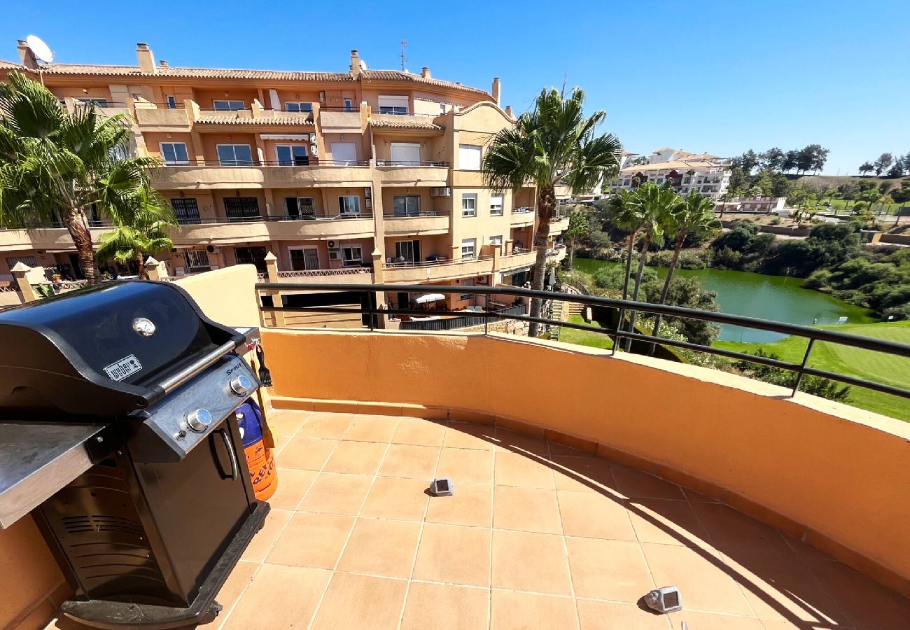 Apartment in Mijas Costa - Penthouse duplex frontline golf with sea views 