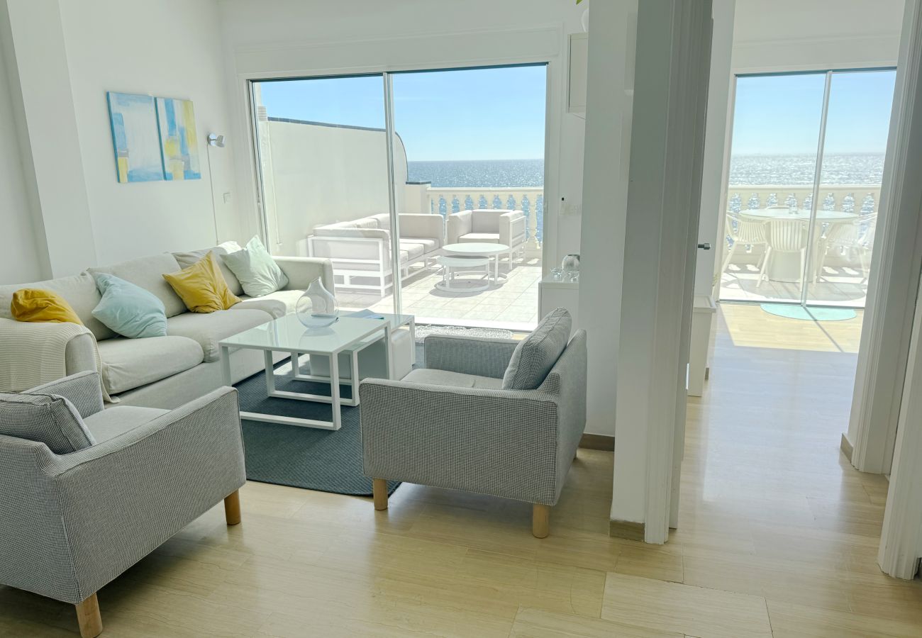 Apartment in Mijas Costa - Arkadia, right on the beach with special sea views 